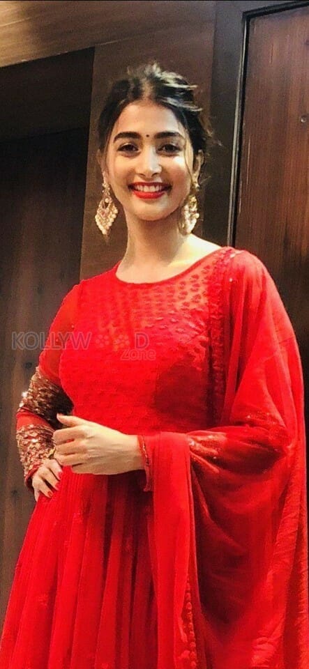 Beautiful Pooja Hegde Unseen Pictures