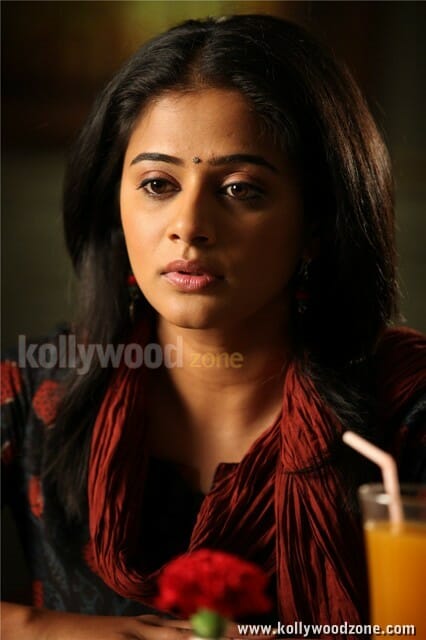 Beautiful Priyamani In Grandmaster Malayalam Movie Stills