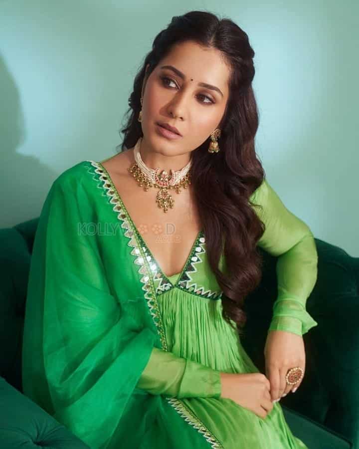 Beautiful Raashi Khanna in a Parrot Green Dress Photos 02