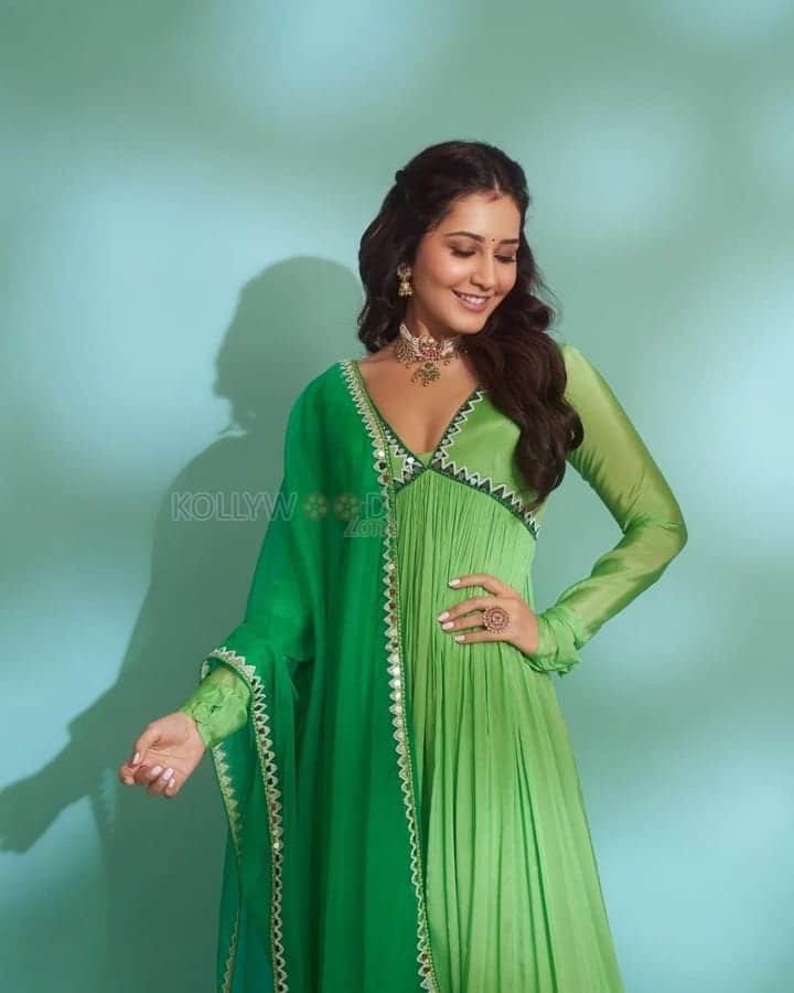 Beautiful Raashi Khanna in a Parrot Green Dress Photos 04
