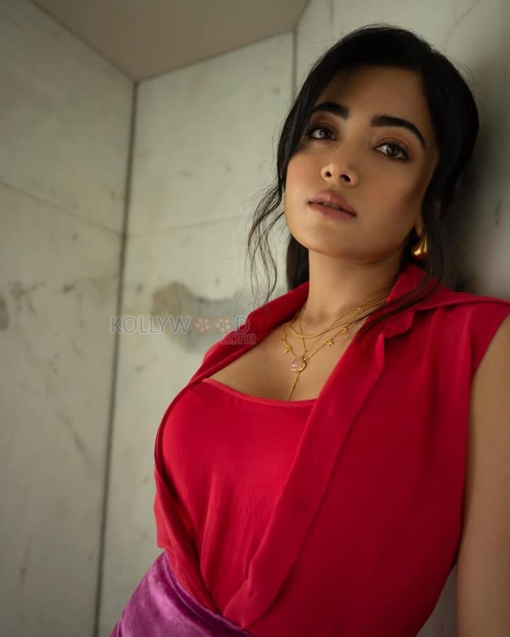Beautiful Rashmika Mandanna in a Red Crop Top and Pink Pencil Skirt Photos 02