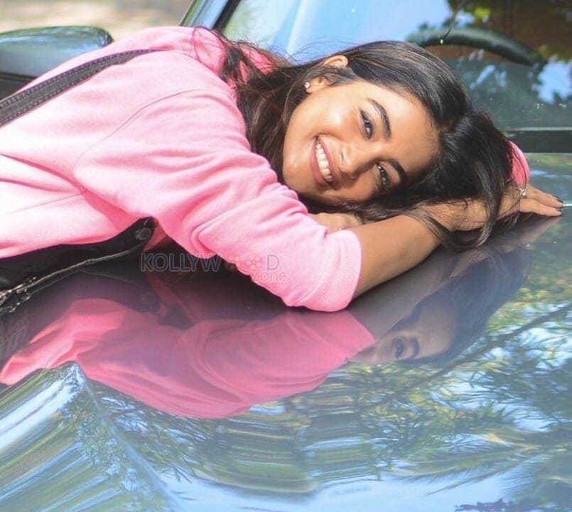 Beautiful Sexy Actress Pooja Hegde Photos