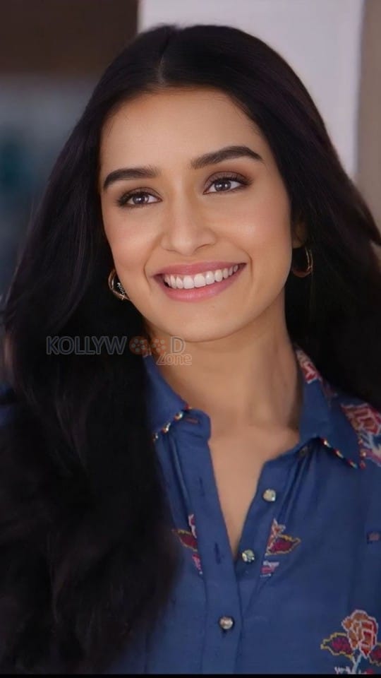 Beautiful Shraddha Kapoor in a Floral Blue Top Pictures 02