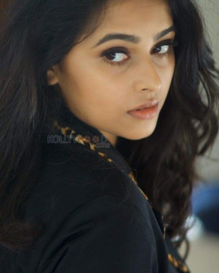 Beautiful Sri Divya Photoshoot Pictures