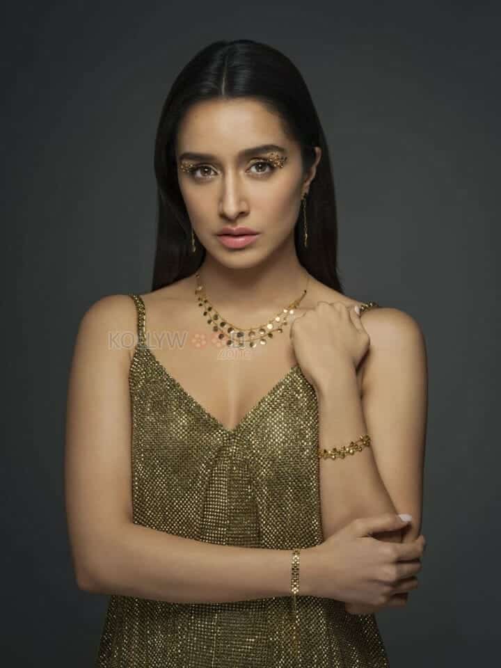 Beautiful and Cute Shraddha Kapoor Photoshoot Stills 07