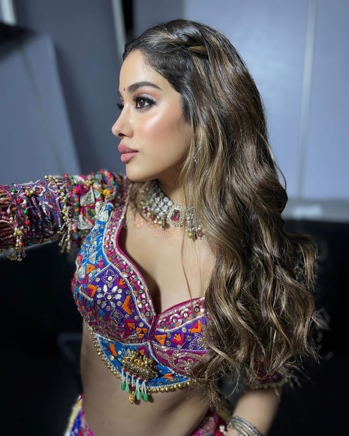 Beautifully Sexy Janhvi Kapoor in a Vibrant Lehenga Choli Photos 03