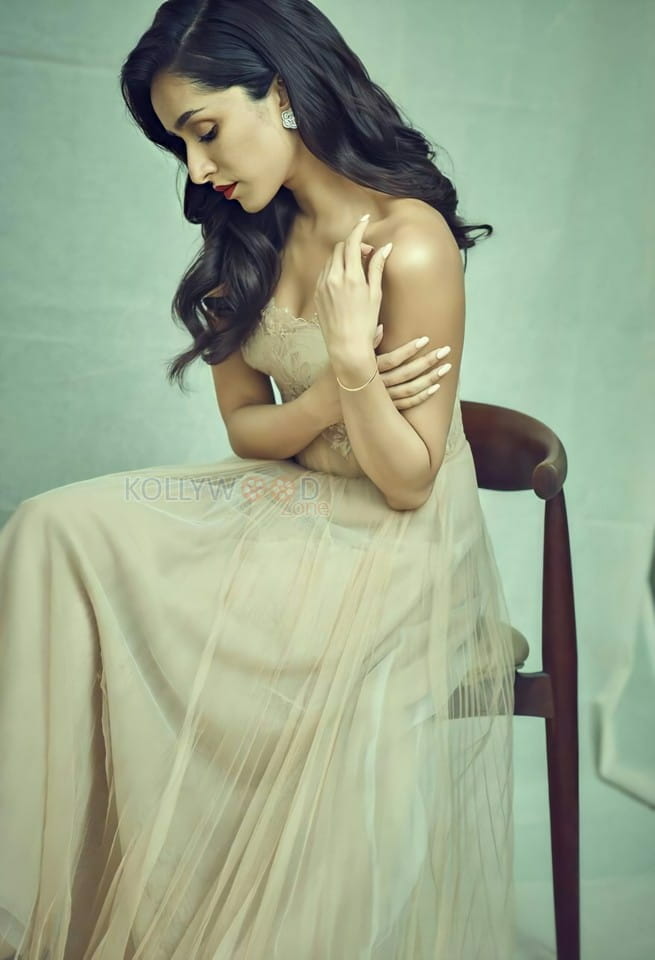 Beautiiful Bollywood Actress Shraddha Kapoor Photoshoot Pictures 02