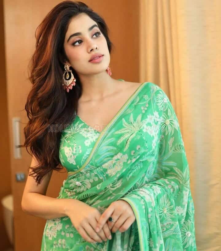 Bewitching Janhvi Kapoor in Green Saree Photos 04