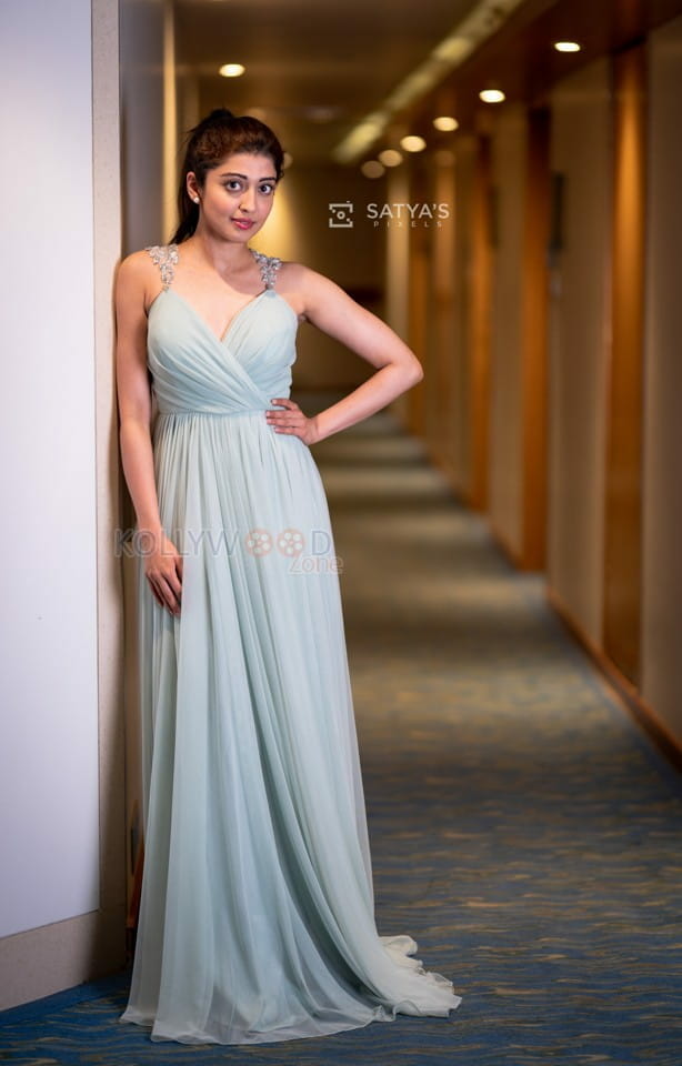 Bhuj The Pride of India Heroine Pranitha Subhash Pictures