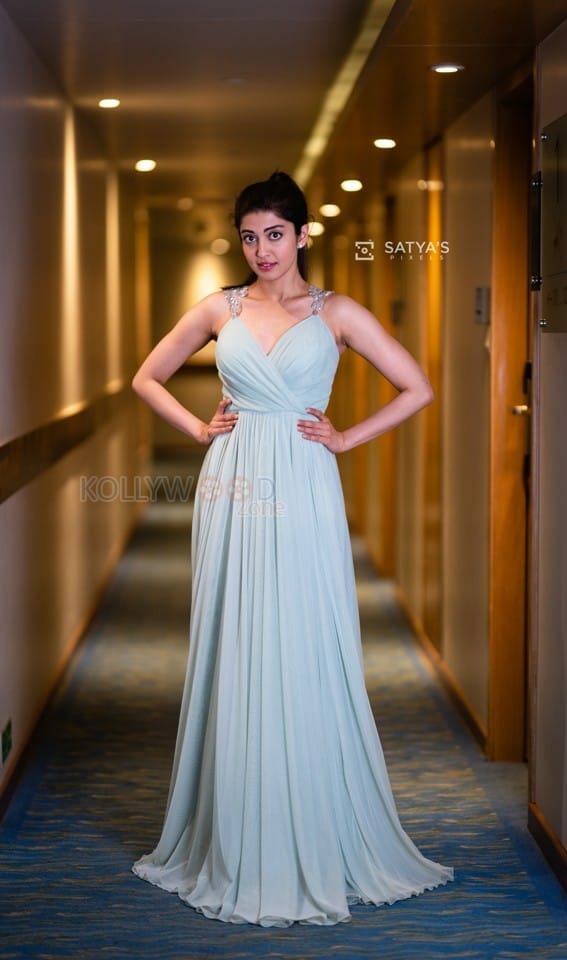 Bhuj The Pride of India Heroine Pranitha Subhash Pictures