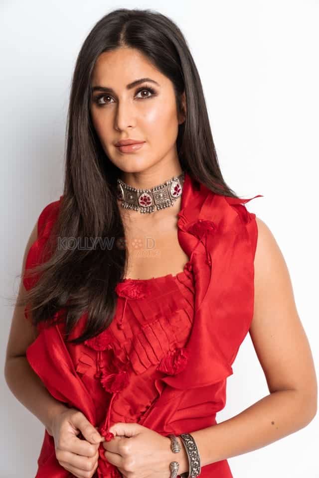 Birthday Beauty Katrina Kaif in a Red Dress Pictures 01