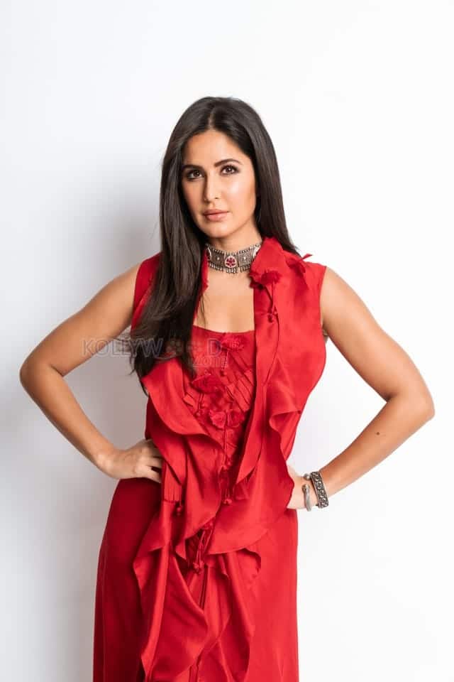 Birthday Beauty Katrina Kaif in a Red Dress Pictures 02