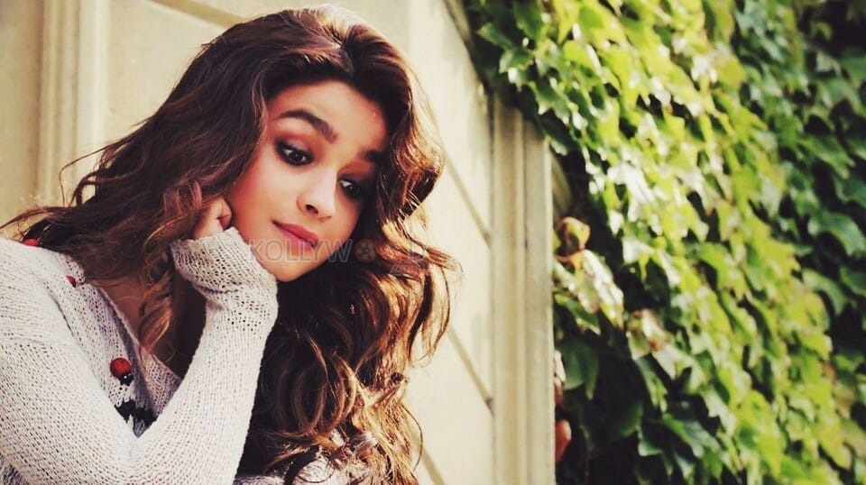 Bollywood Actress Alia Bhatt Pictures