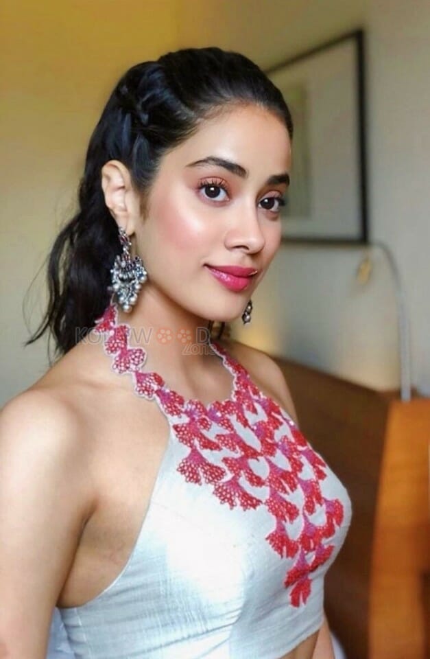 Bollywood Babe Janhvi Kapoor