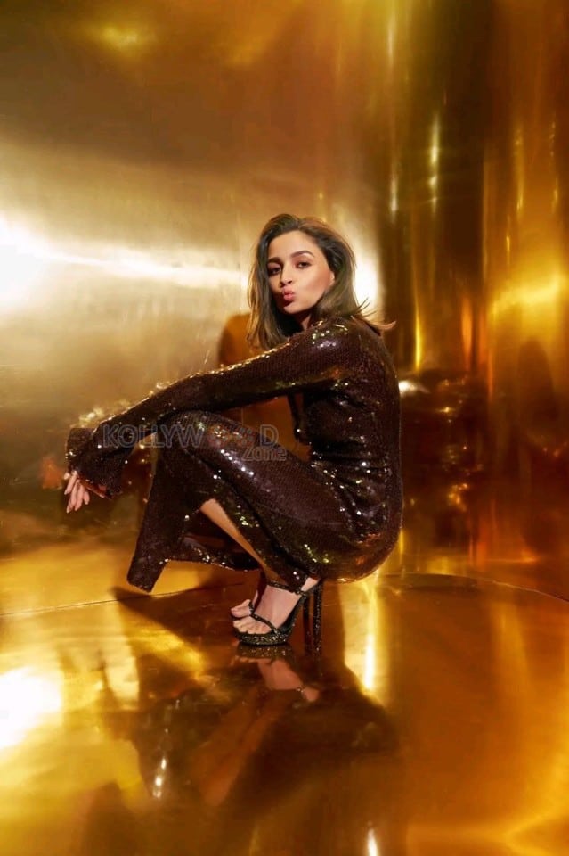 Bollywood Diva Alia Bhatt in an Espresso Brown Shimmering Dress at Koffee with Karan Season 8 Photos 03