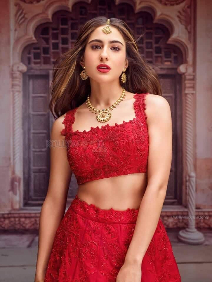 Bollywood Diva Sara Ali Khan Sexy Glam Pictures 38