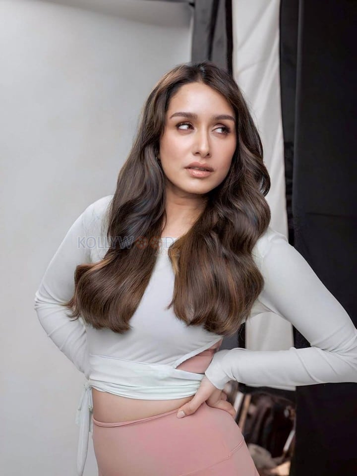 Breathtaking Beauty Shraddha Kapoor Pictures 01