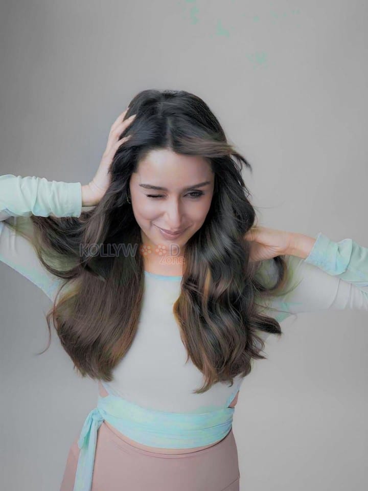 Breathtaking Beauty Shraddha Kapoor Pictures 04