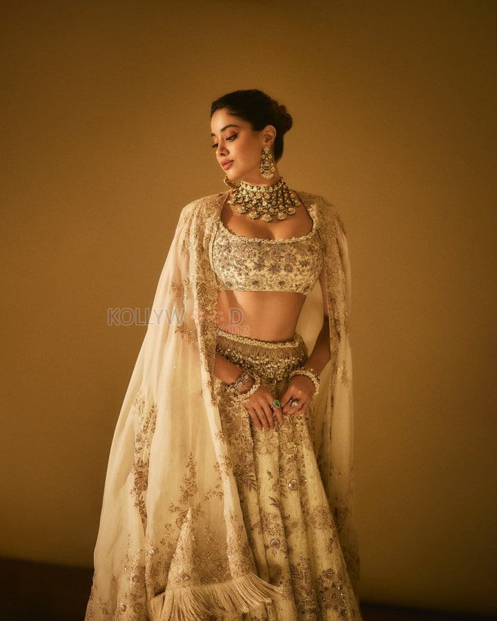 Breathtaking Janhvi Kapoor in an Ivory Anamika Khanna Lehenga with Emerald Jewelry Pictures 04