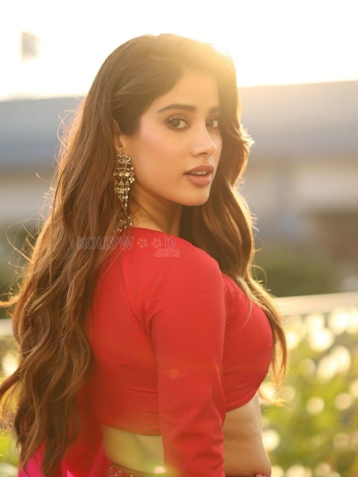 Charming Janhvi Kapoor in a Vintage Red Saree with a Long Sleeve Blouse Photos 04
