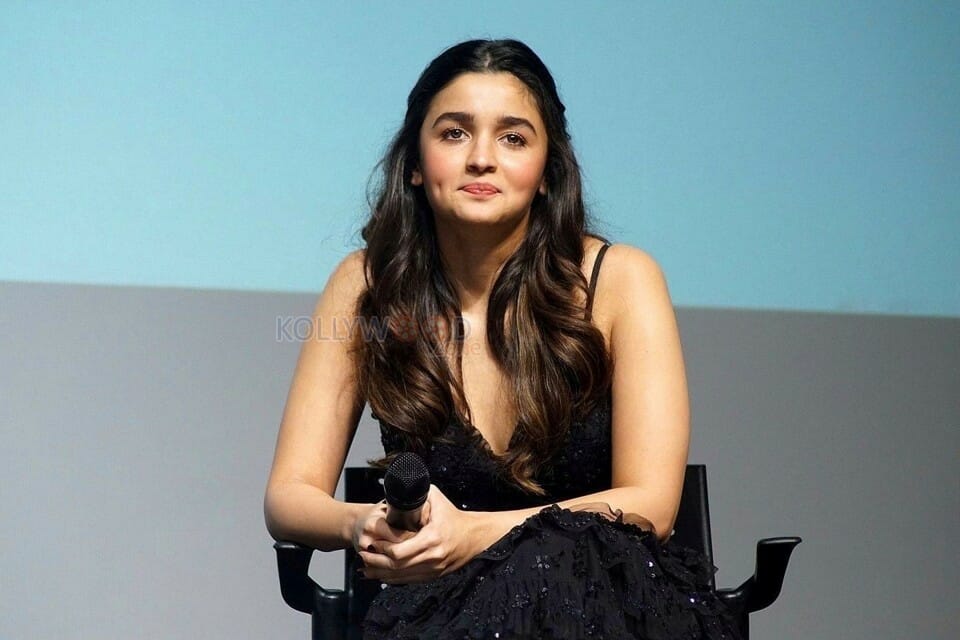 Cute Alia Bhatt Black Dress Photos