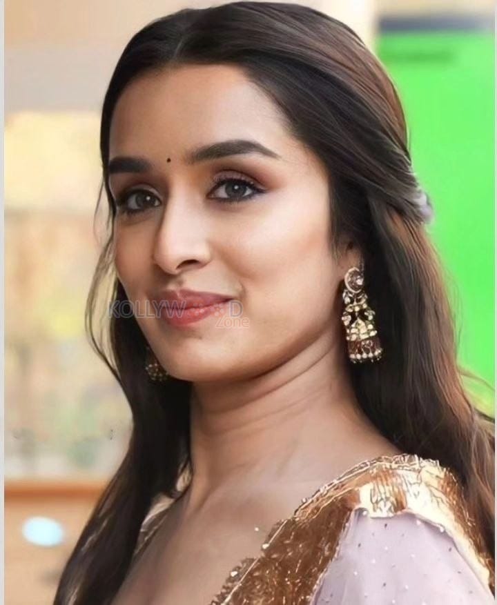 Cute Shraddha Kapoor in a Traditional Salwar Kameez Photos 01