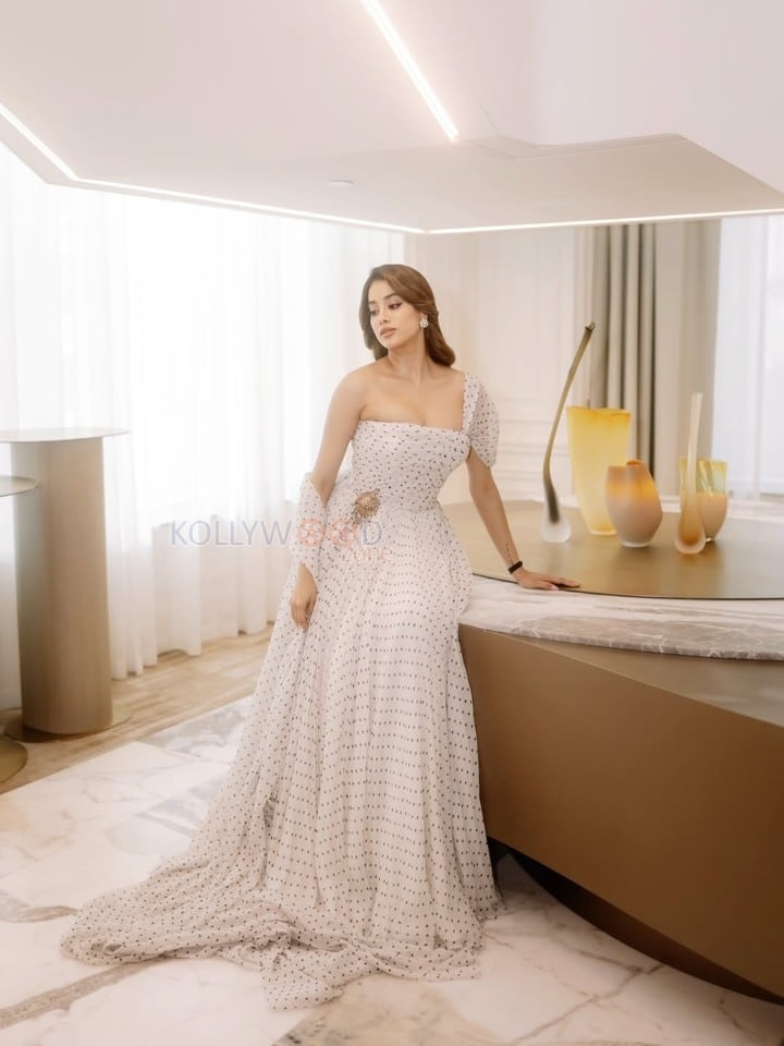 Dazzling Janhvi Kapoor in a Miu Miu One Shoulder Ivory Gown Pictures 01