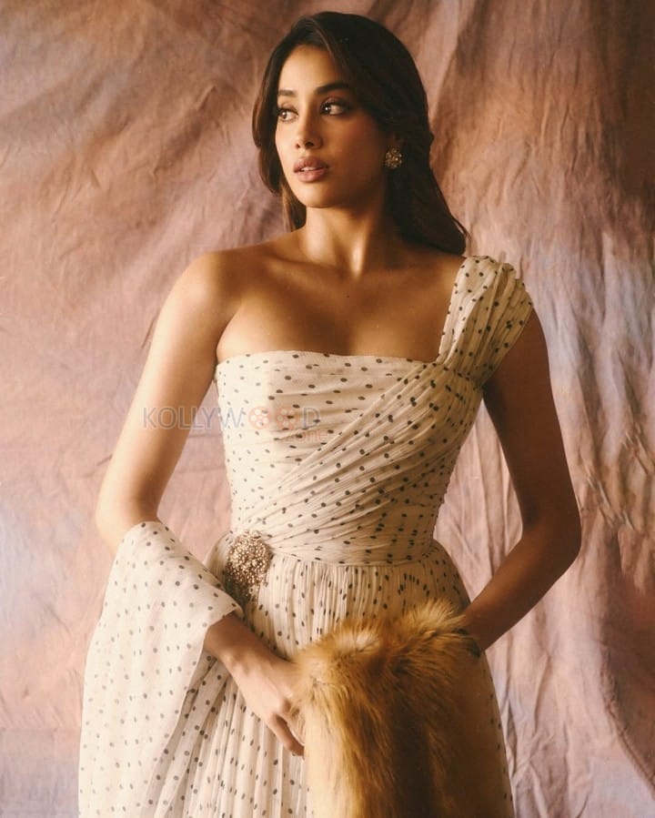 Dazzling Janhvi Kapoor in a Miu Miu One Shoulder Ivory Gown Pictures 02