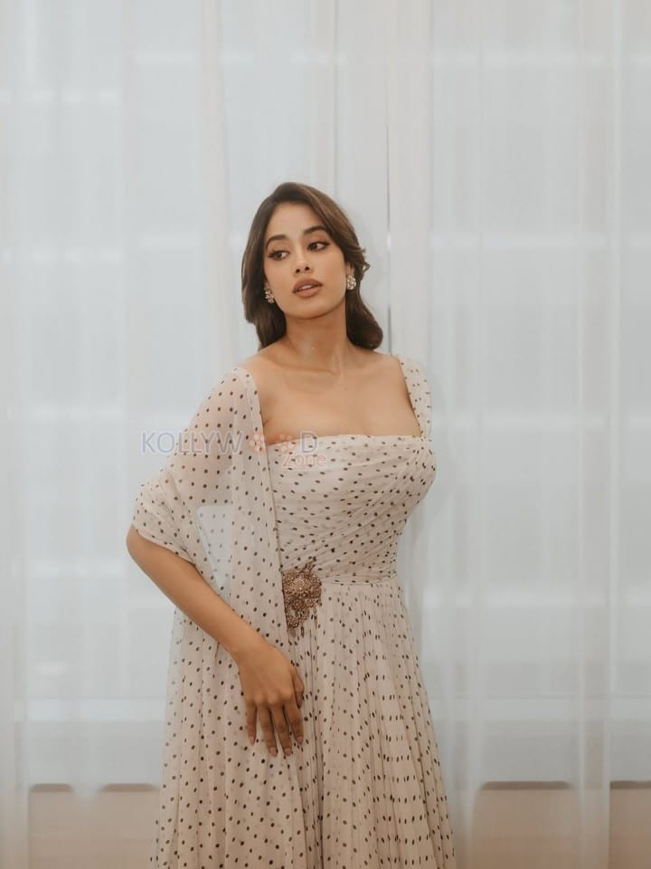 Dazzling Janhvi Kapoor in a Miu Miu One Shoulder Ivory Gown Pictures 03