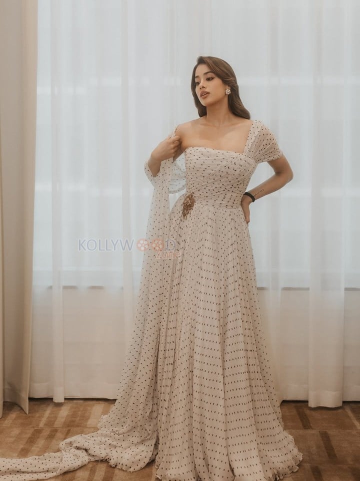 Dazzling Janhvi Kapoor in a Miu Miu One Shoulder Ivory Gown Pictures 07