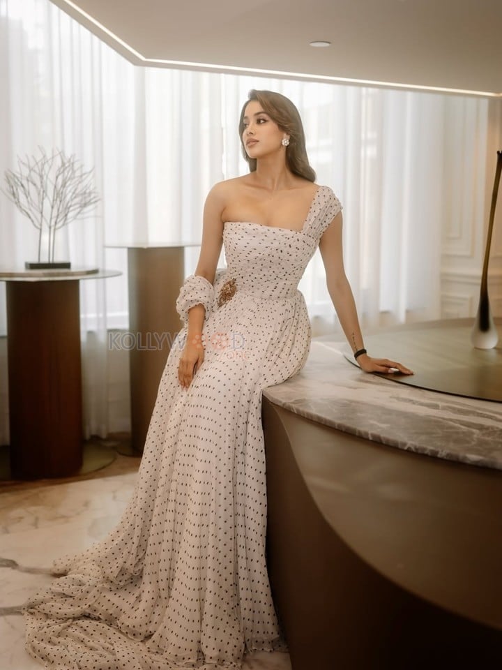 Dazzling Janhvi Kapoor in a Miu Miu One Shoulder Ivory Gown Pictures 09