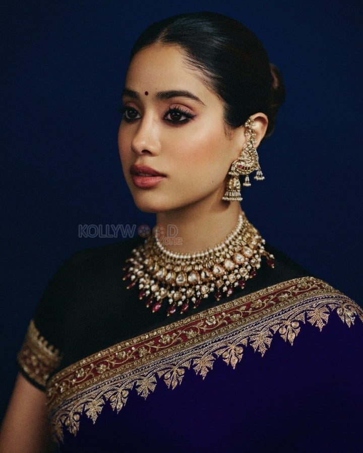 Dazzling Janhvi Kapoor in a Royal Blue Pashmina Saree with a Black Velvet Blouse Photos 06