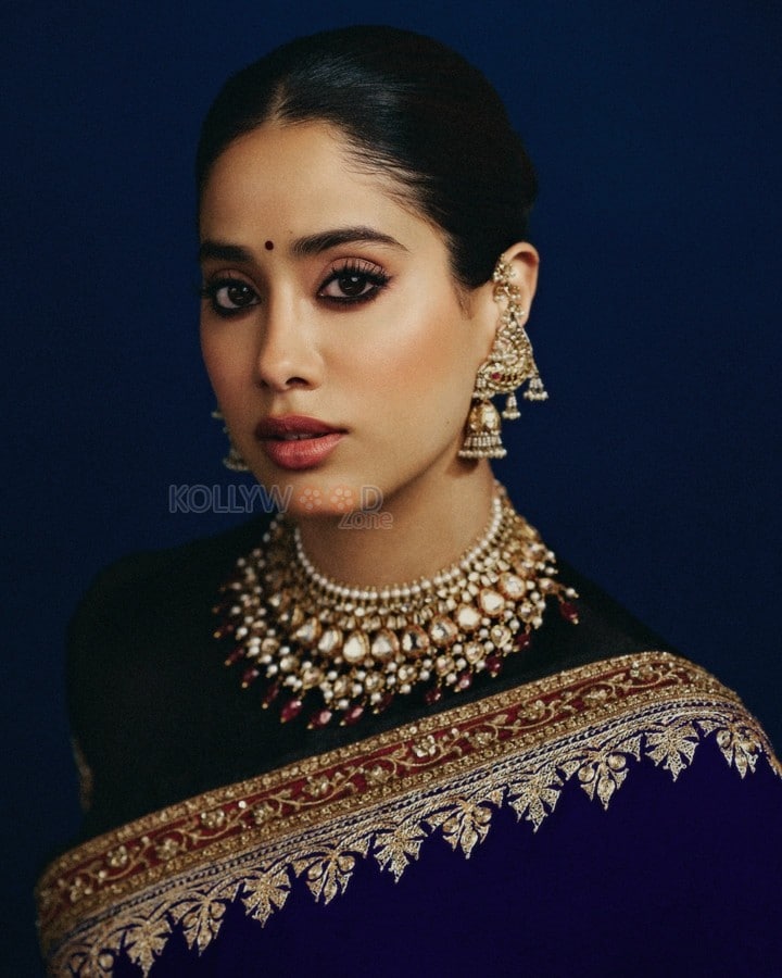 Dazzling Janhvi Kapoor in a Royal Blue Pashmina Saree with a Black Velvet Blouse Photos 07