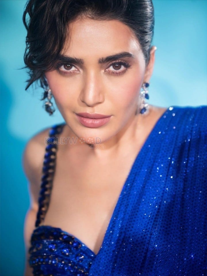 Dazzling Karishma Tanna in a Royal Blue Sequin Shimmery Saree with a Sleeveless Blouse Photos 04
