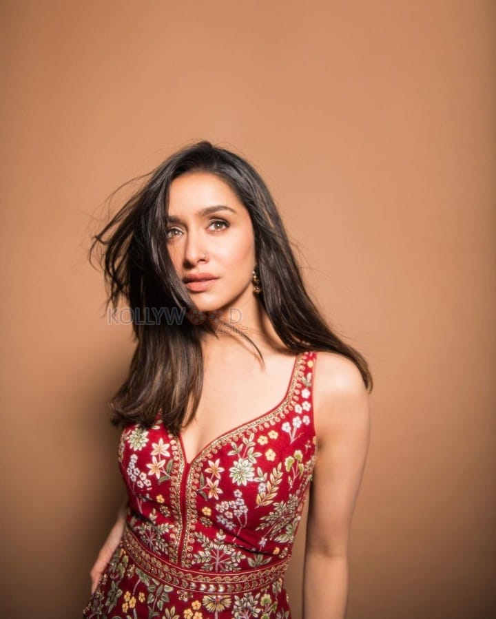 Dazzling Shraddha Kapoor in a Red Floral Silk Dress Photos 05