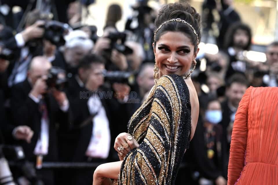 Deepika Padukone at Cannes Film Festival 2022 Pictures 09