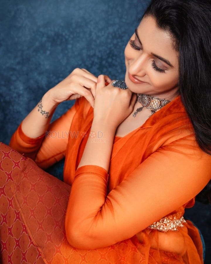 Dootha Actress Priya Bhavani Shankar Photos 01