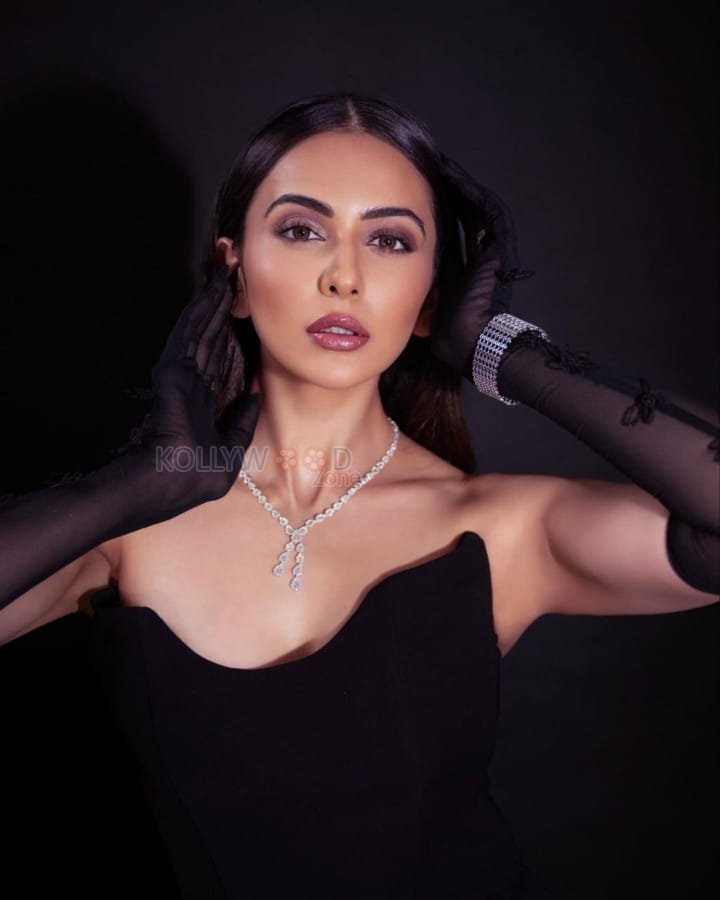 Drop Dead Gorgeous Rakul Preet Singh in an Off Shoulder Black Slit Dress Pictures 03