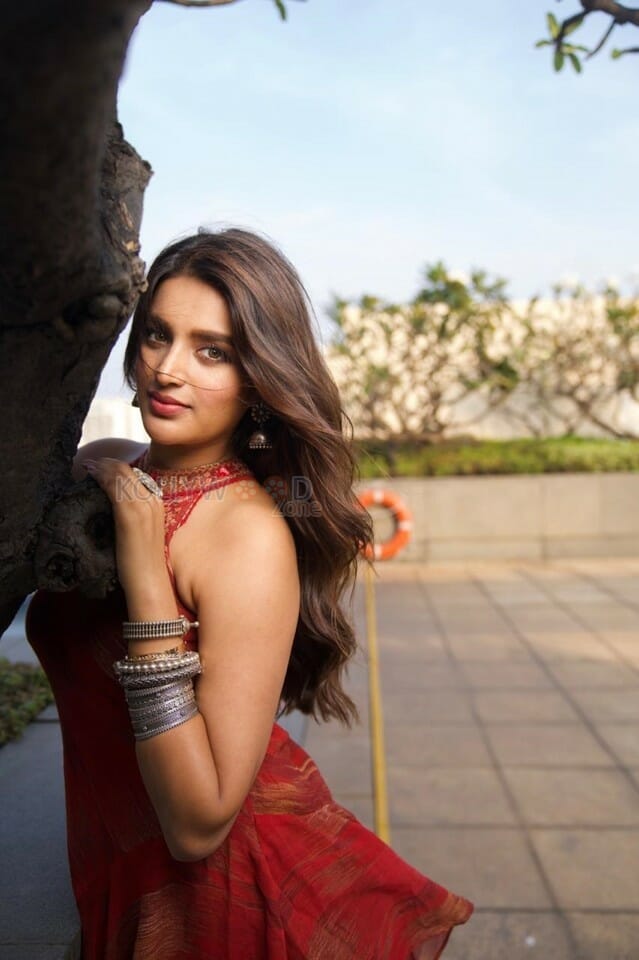 Eeswaran Movie Actress Nidhhi Agerwal Photos