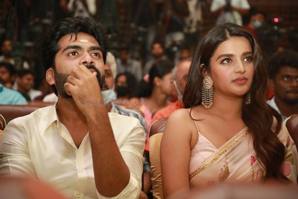 Eeswaran Movie Simbu Nidhhi Agerwal