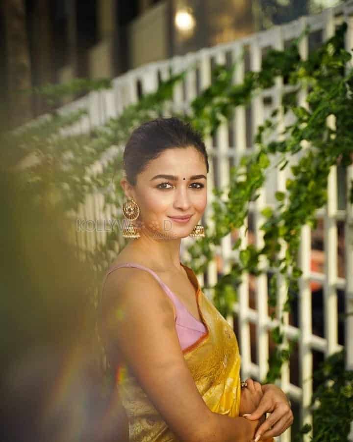 Elegant Alia Bhatt Photoshoot Stills 04