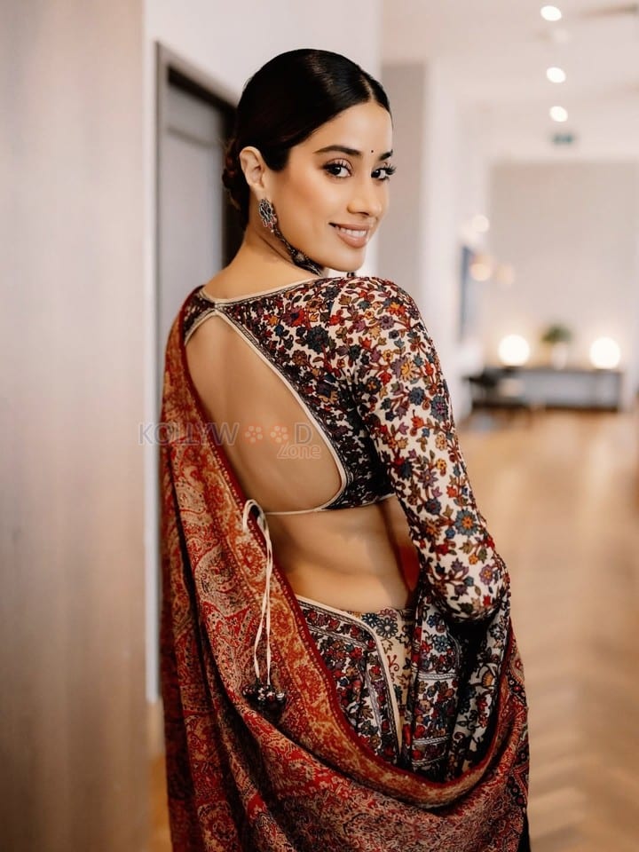 Elegant Janhvi Kapoor in a Beautiful Resham Saree with a Backless Full Sleeve Blouse Photos 01
