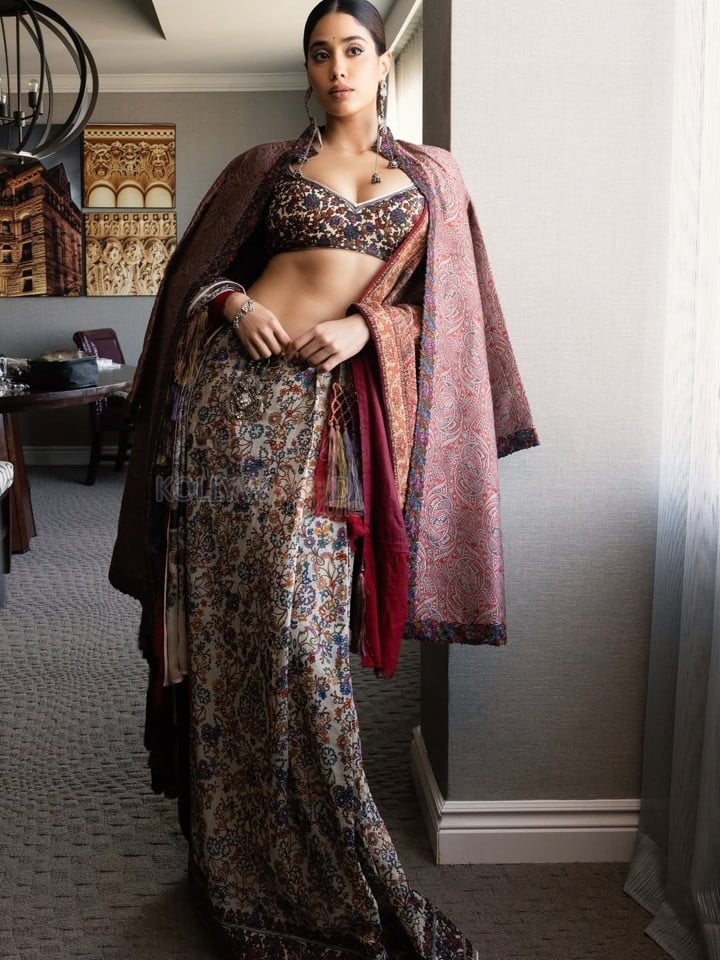 Elegant Janhvi Kapoor in a Beautiful Resham Saree with a Backless Full Sleeve Blouse Photos 05