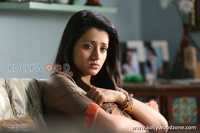 Endrendrum Punnagai Trisha Photos