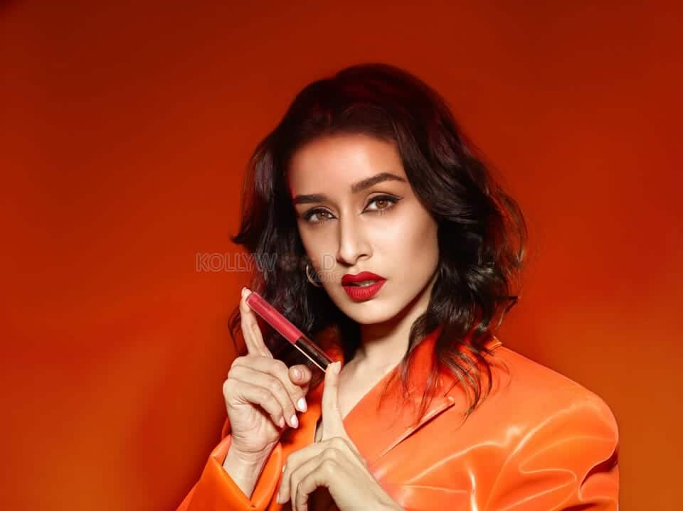 Fashionista Shraddha Kapoor Photoshoot Pictures 02