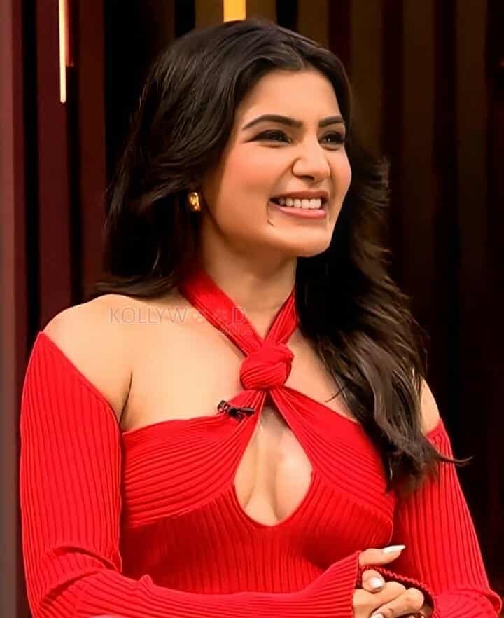 Fiery Red Hot Samantha Ruth Prabhu showing Side Cleavage Photos 03