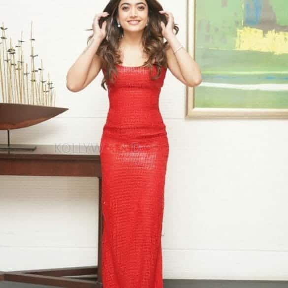 Actress Rashmika Mandanna Shares and Deletes a Picture From Gym