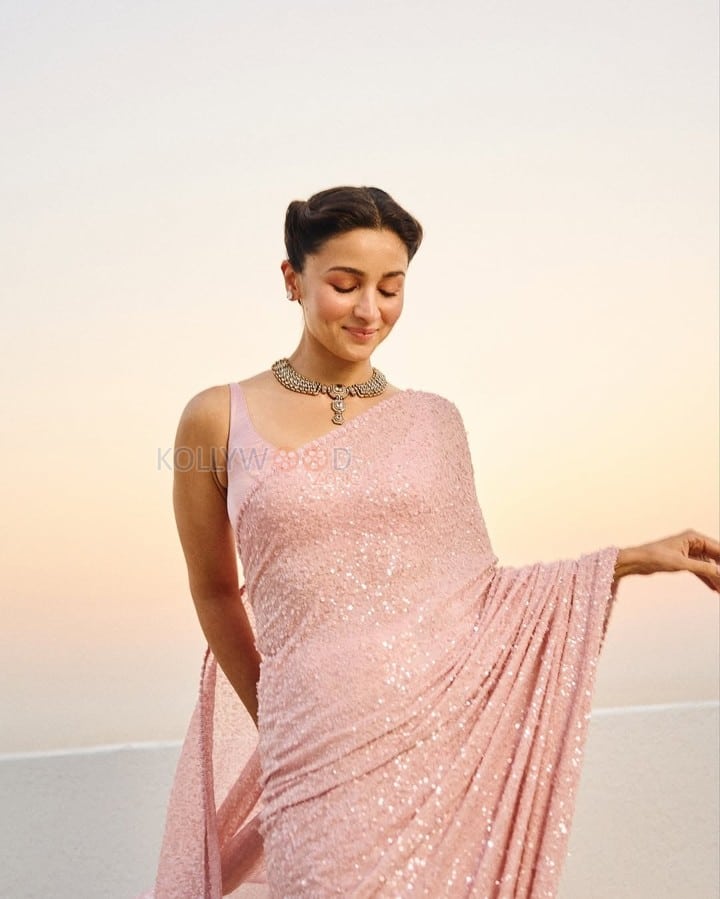 Gorgeous Alia Bhatt in a Pink Pastel Saree with a Deep Cut Satin Blouse Pictures 02