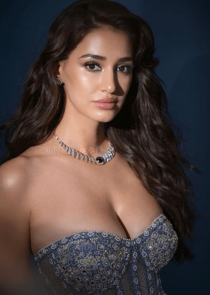Gorgeous Disha Patani Cleavage in a Blue Silver Corset Lehenga Photos 03