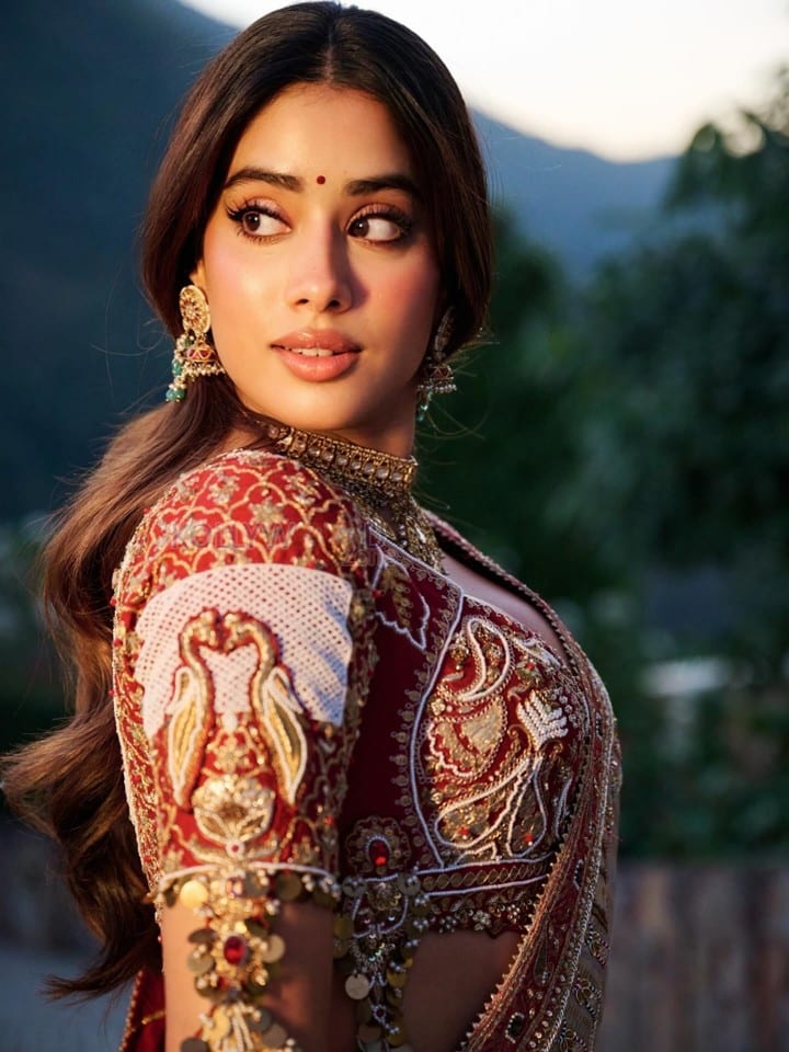 Gorgeous Janhvi Kapoor in a Traditional Saree with an Embroidered Ornate Red Blouse Photos 04